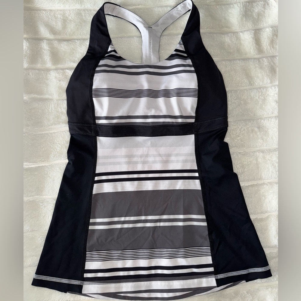 Lululemon size 8 fast track tank
